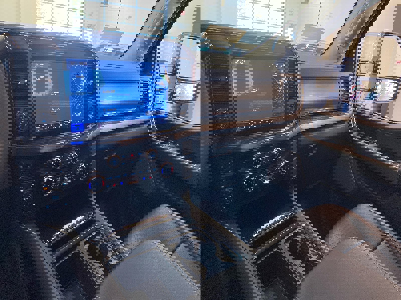 New 2026 Ford F350 Lariat w/ Lariat Premium Package image 12