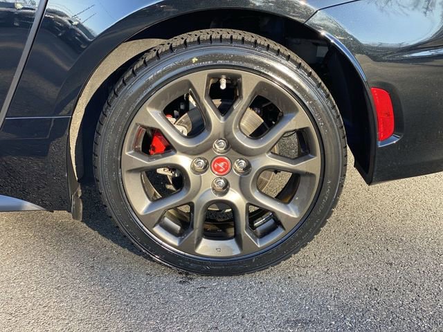 Used 2018 FIAT 124 Spider Abarth w/ Convenience Group RWD image 11