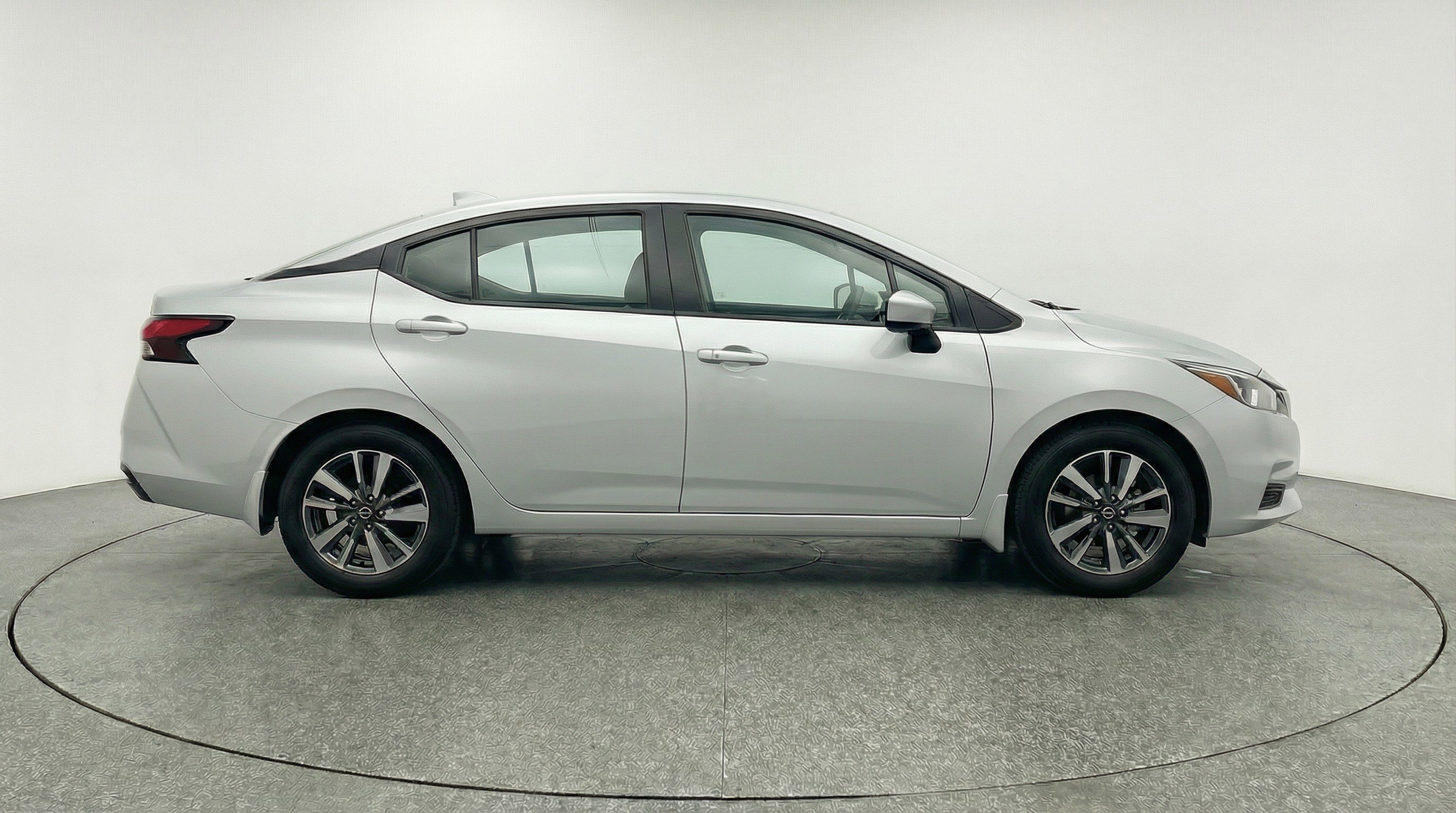 Used 2025 Nissan Versa SV image 11