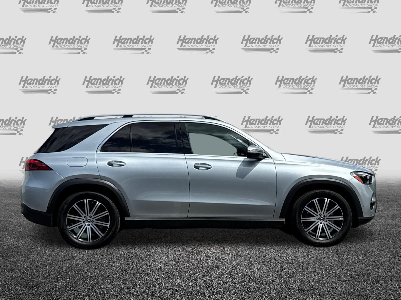 Used 2025 Mercedes-Benz GLE 350 4MATIC image 3