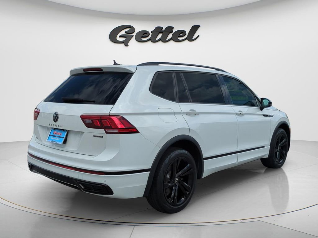 Used 2023 Volkswagen Tiguan SE R-Line AWD/4WD image 5