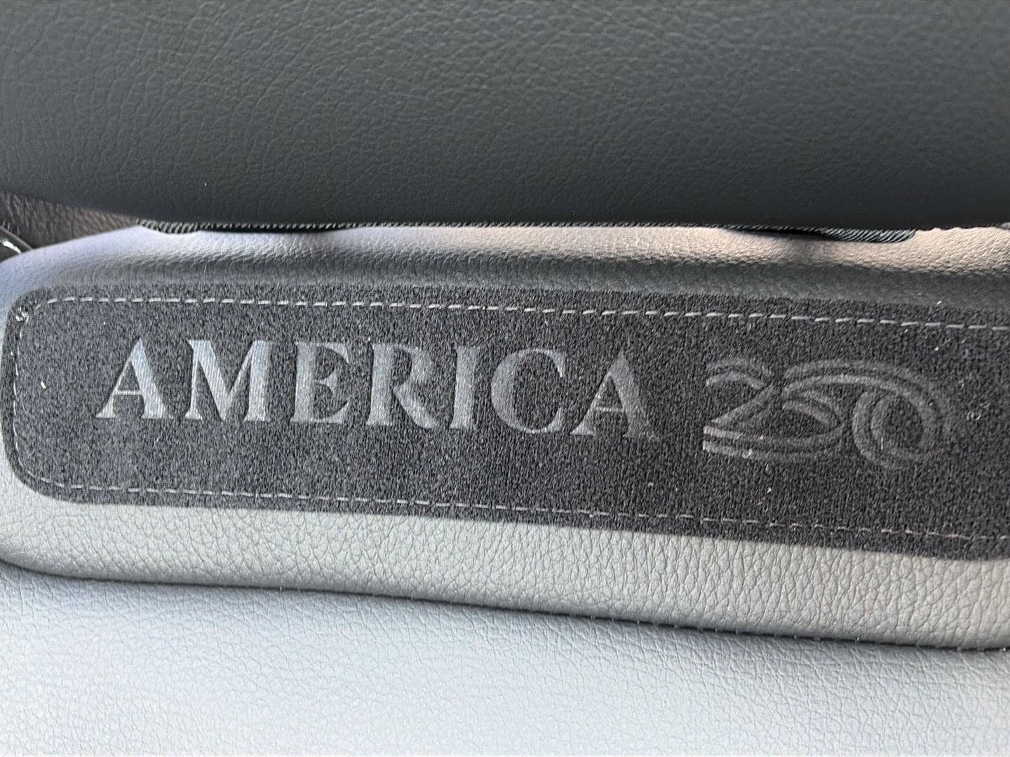 New 2026 RAM 1500 Laramie AWD/4WD image 22