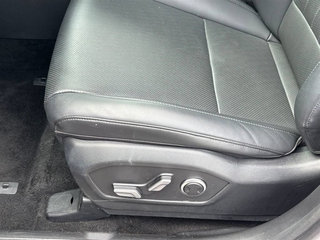 Used 2025 Hyundai Santa Fe SEL FWD image 15