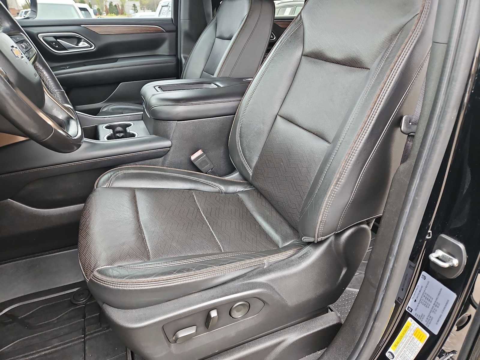 Used 2021 Chevrolet Tahoe High Country w/ Premium Package image 17