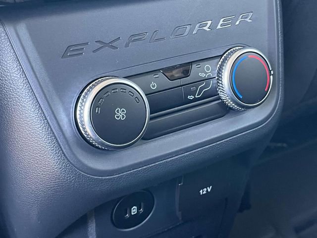 Used 2025 Ford Explorer Active image 23