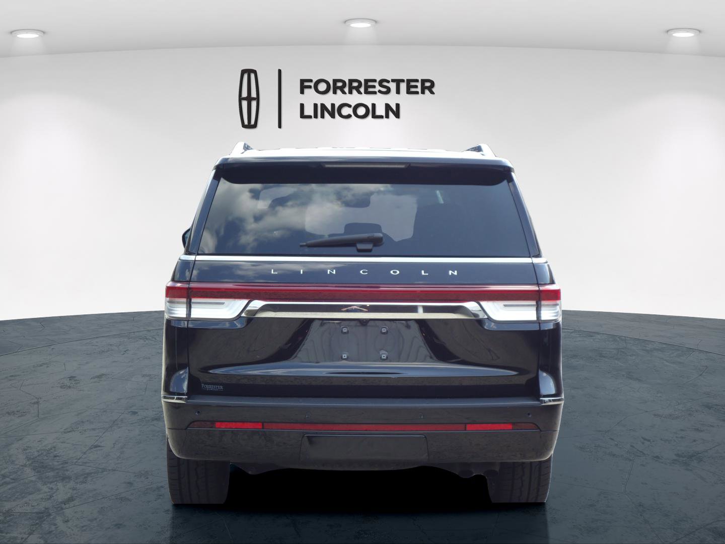 Used 2022 Lincoln Navigator Reserve AWD/4WD image 4