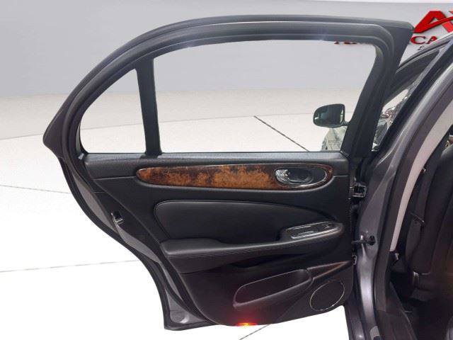 Used 2008 Jaguar XJ8 RWD image 25