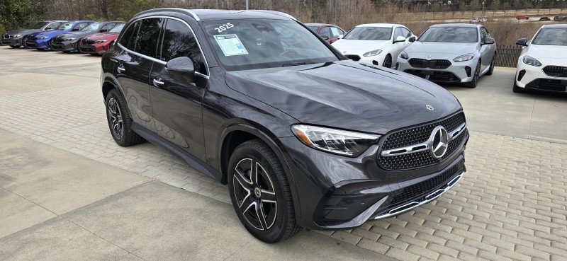 Used 2025 Mercedes-Benz GLC 300 4MATIC image 3