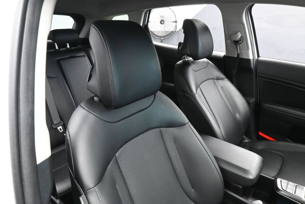 Used 2026 Kia Sportage EX FWD image 45