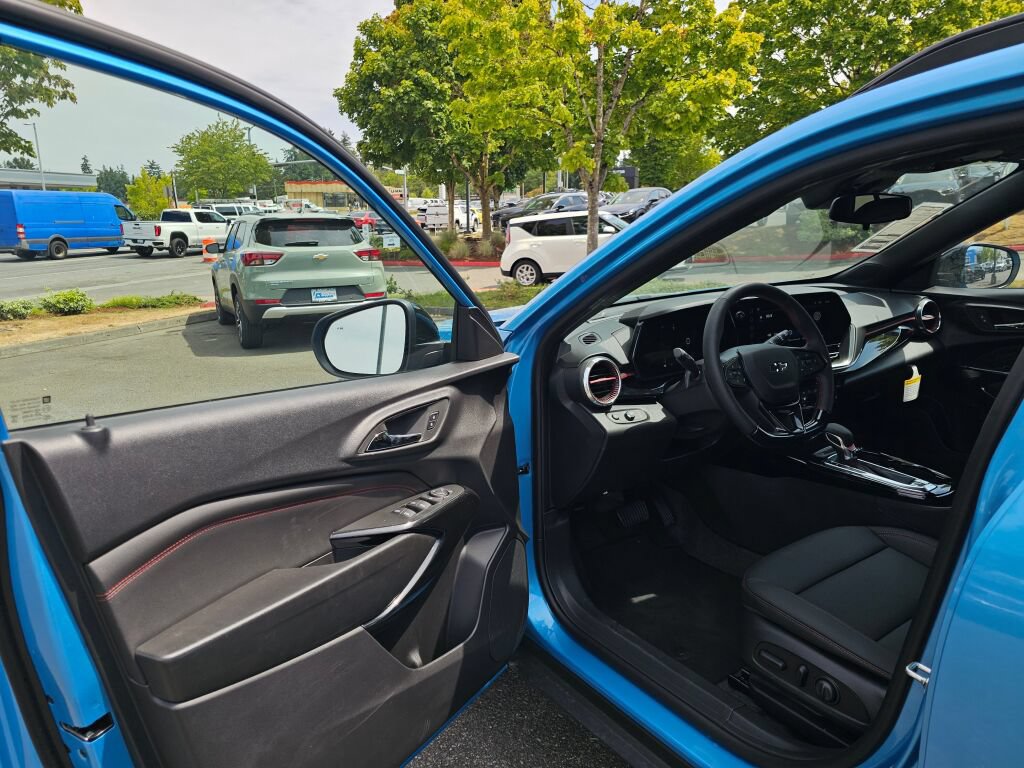 New 2026 Chevrolet Trax RS w/ Driver Confidence Package FWD image 20