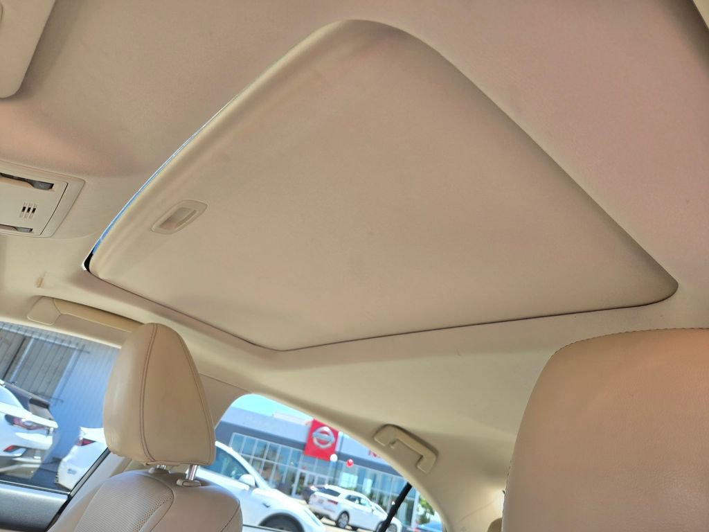 Used 2013 Lexus ES 300h w/ Luxury Pkg FWD image 19