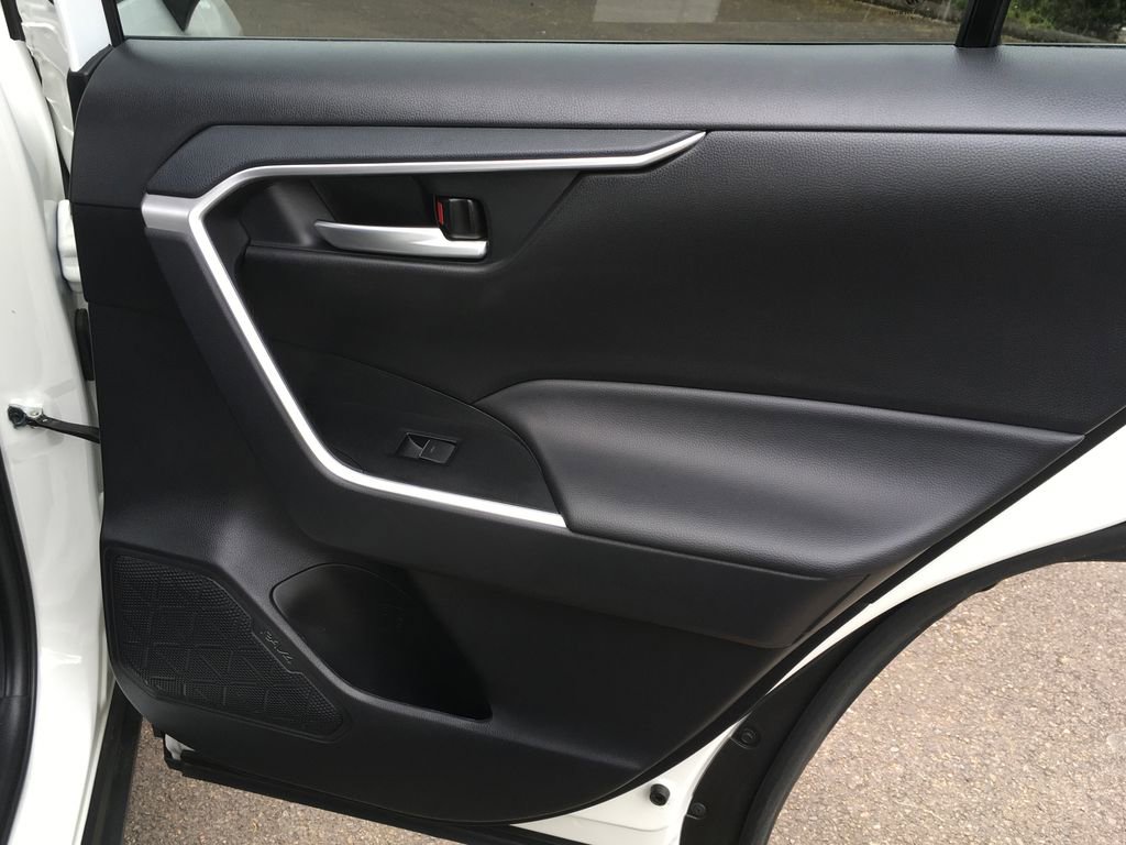 Used 2025 Toyota RAV4 XLE AWD/4WD image 26