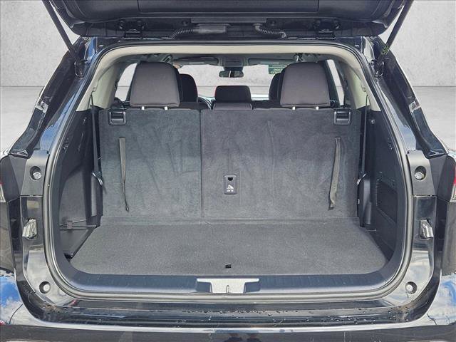 Used 2023 Toyota Highlander L image 6