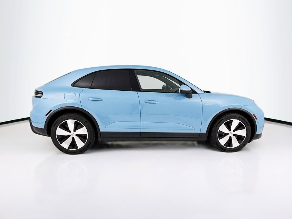 Certified 2024 Porsche Macan 4 Electric image 8