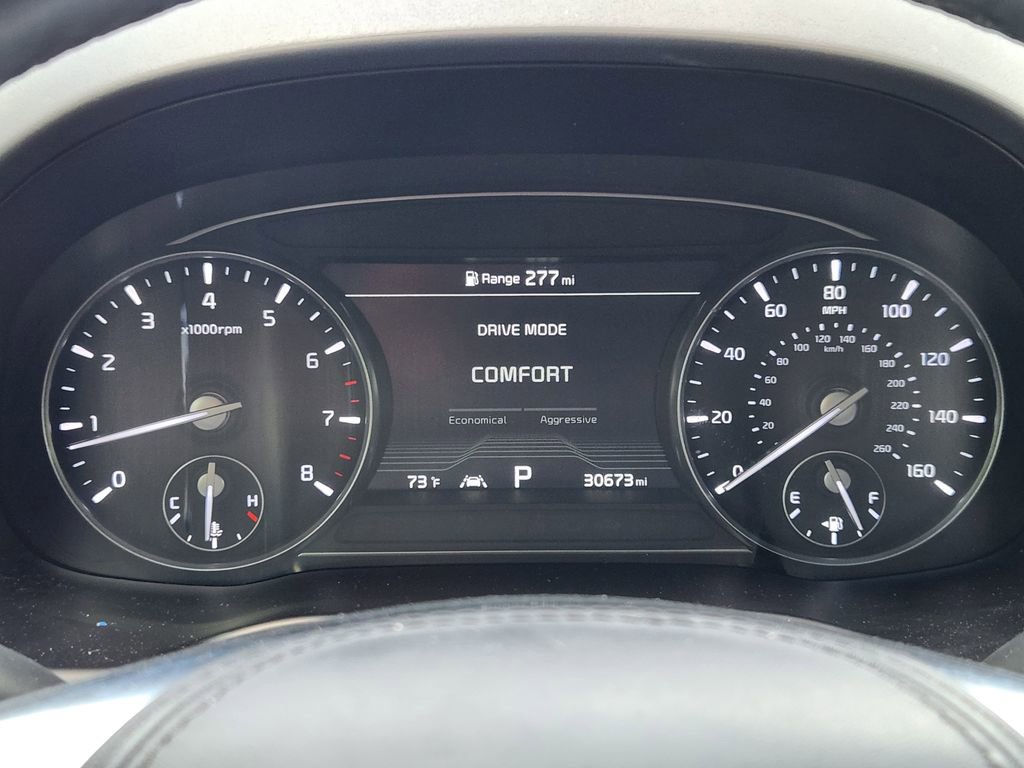 Used 2019 Kia K900 Luxury image 14