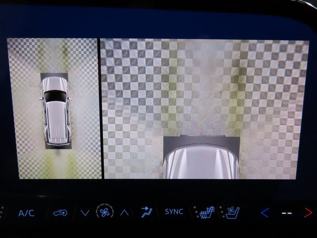 Used 2025 Chevrolet Tahoe High Country image 17