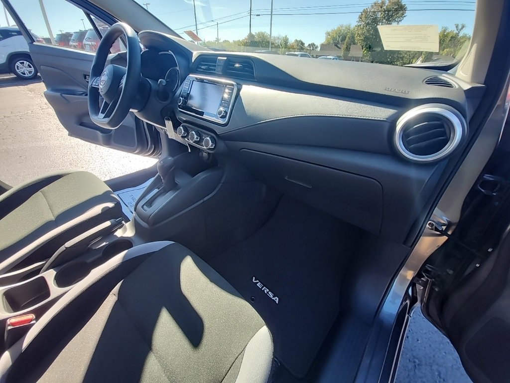 Used 2025 Nissan Versa S w/ S Plus Package image 18