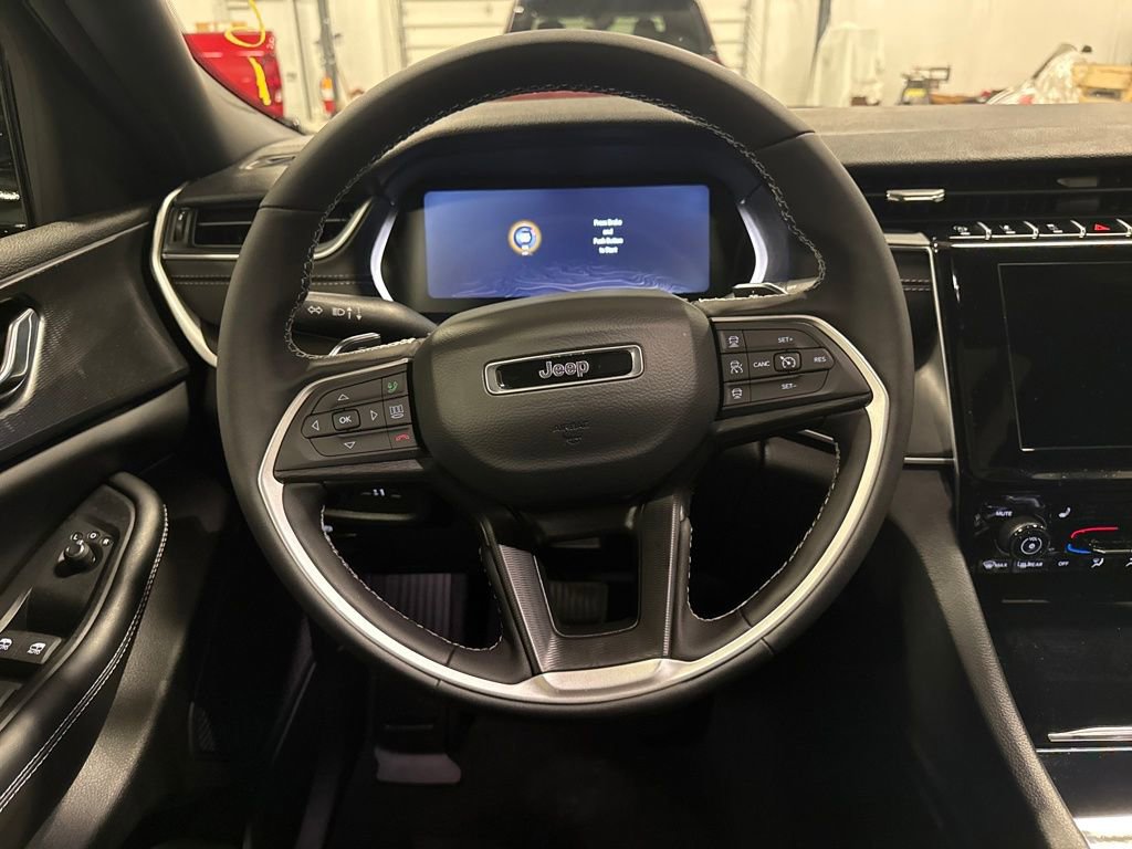 New 2025 Jeep Grand Cherokee L Altitude image 14