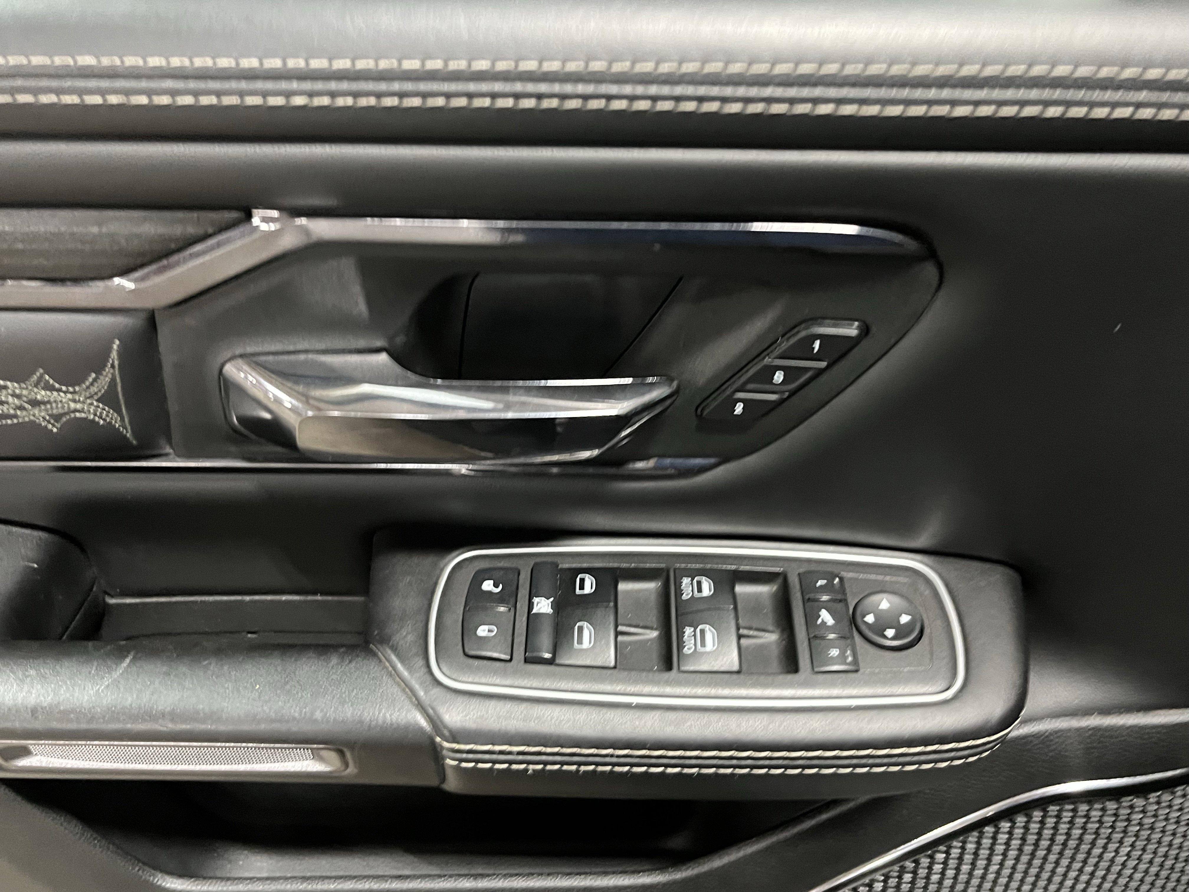 Used 2022 RAM 1500 Limited w/ Body-Colour Bumper Group image 19