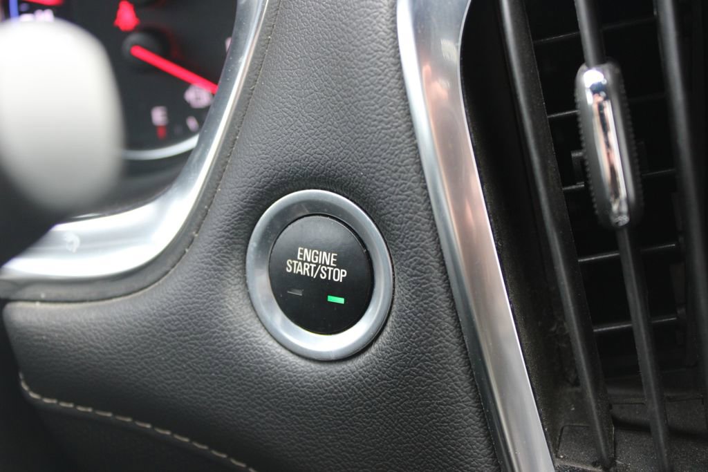 Used 2023 Chevrolet Traverse Premier image 42