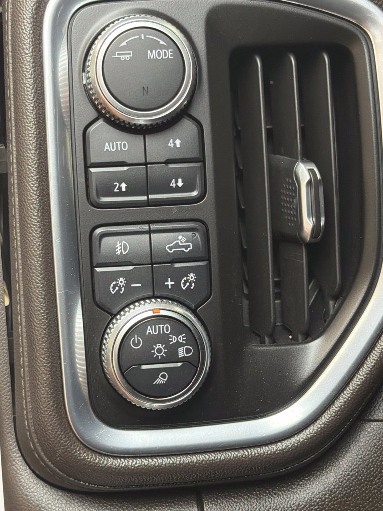 Used 2020 GMC Sierra 3500 Denali w/ Denali Ultimate Package AWD/4WD image 38