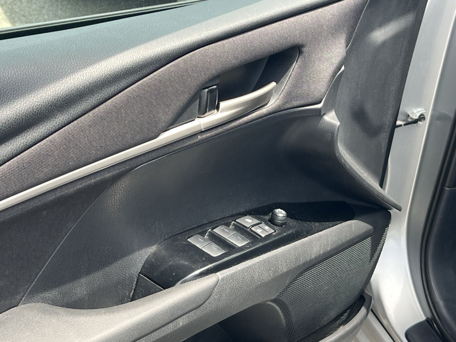 Used 2025 Toyota Camry LE AWD/4WD image 14