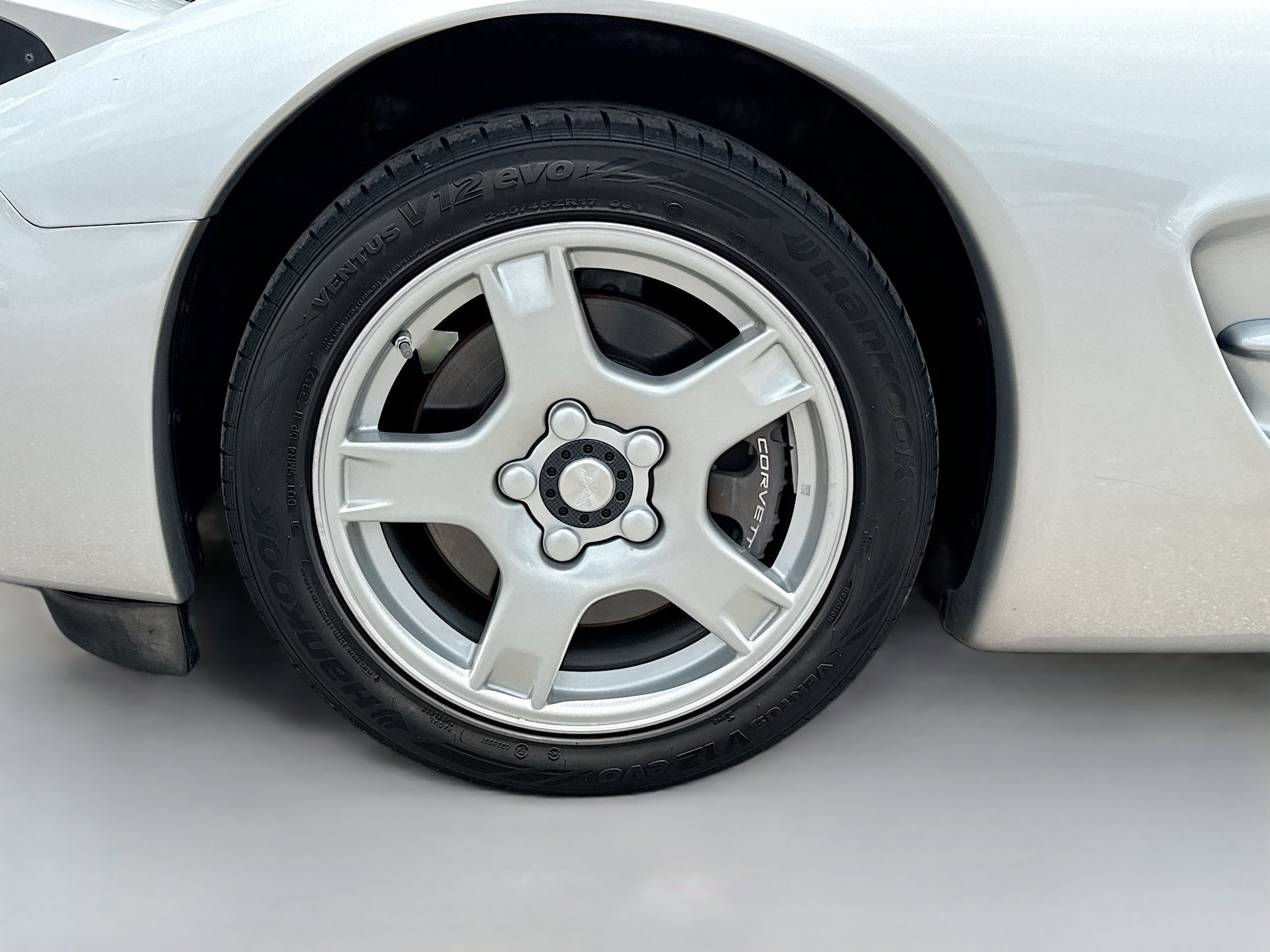 Used 1997 Chevrolet Corvette Coupe RWD image 38