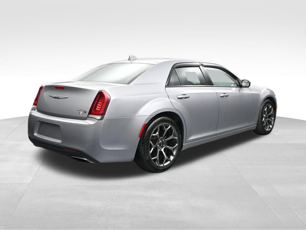Used 2017 Chrysler 300 S RWD image 5