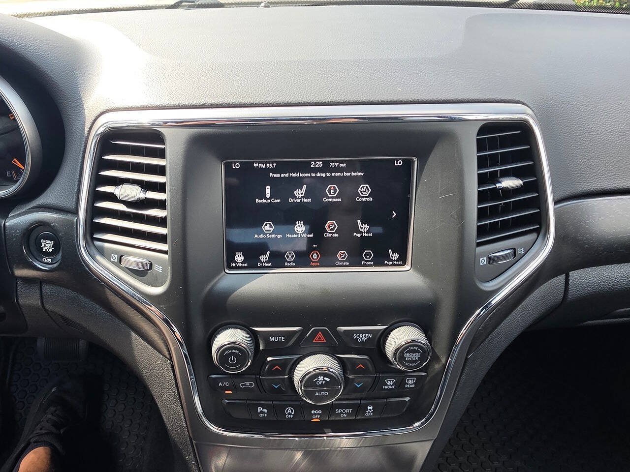 Used 2018 Jeep Grand Cherokee Laredo AWD/4WD image 25