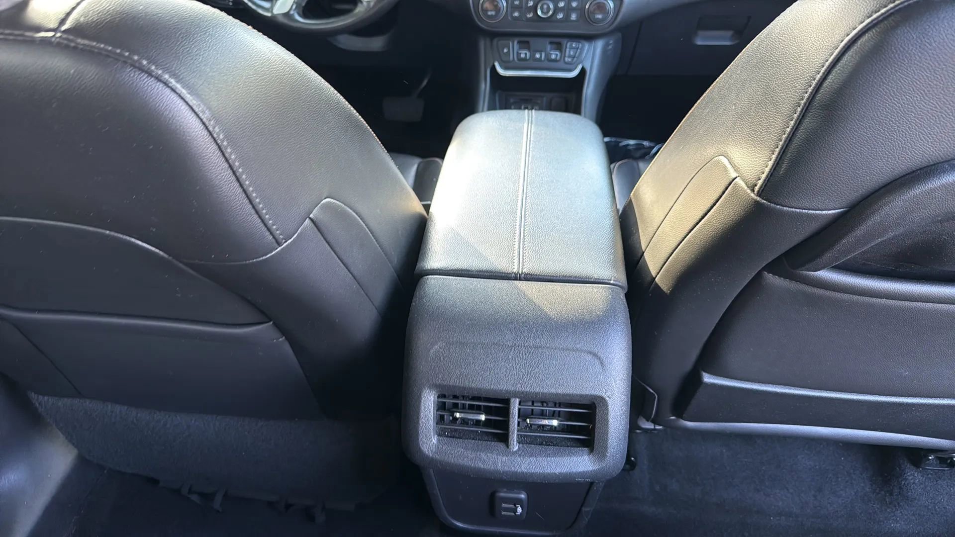 Used 2019 GMC Terrain SLT w/ Preferred Package AWD/4WD image 28