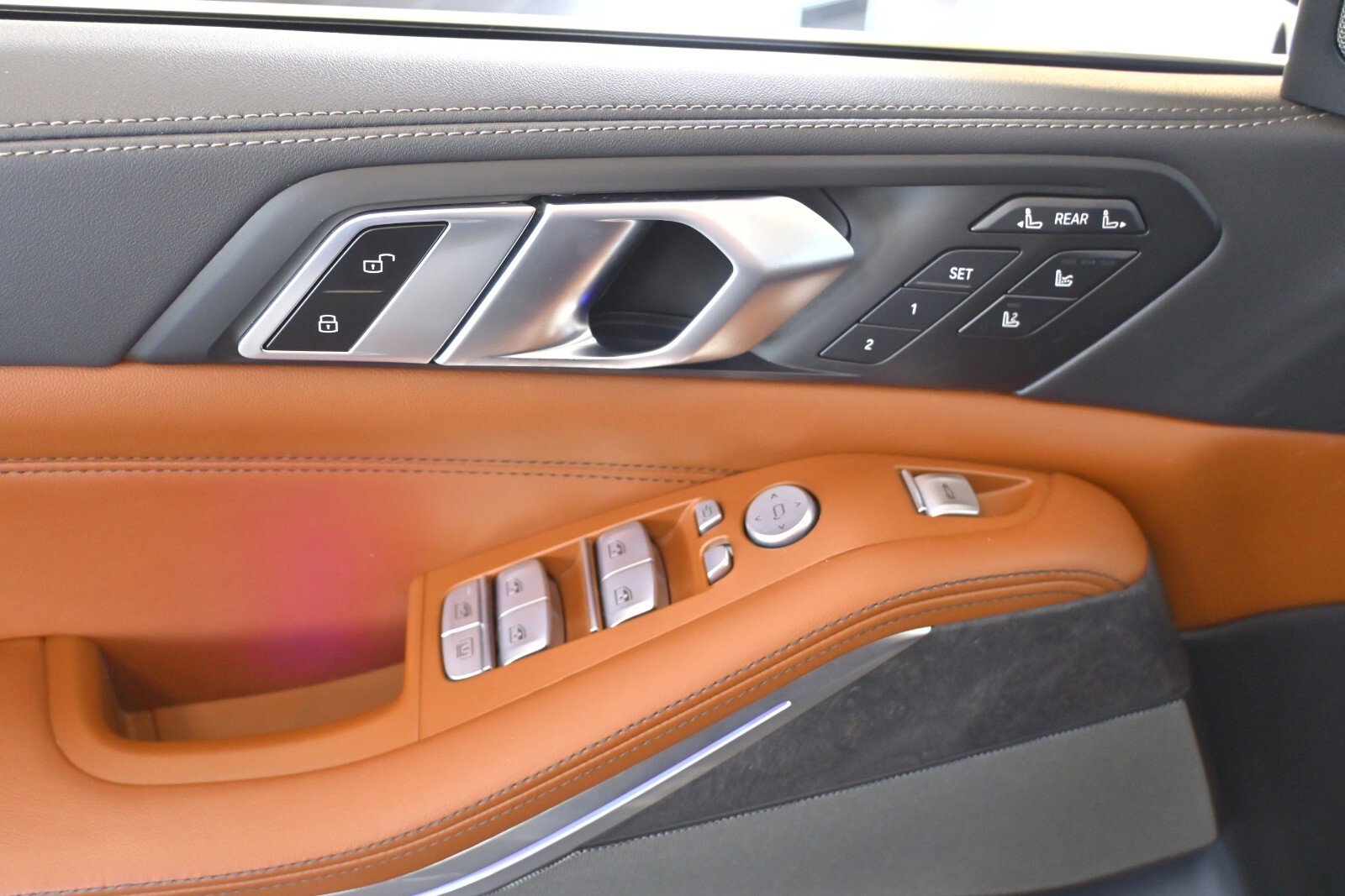 Certified 2023 BMW X7 xDrive40i w/ Executive Package image 17