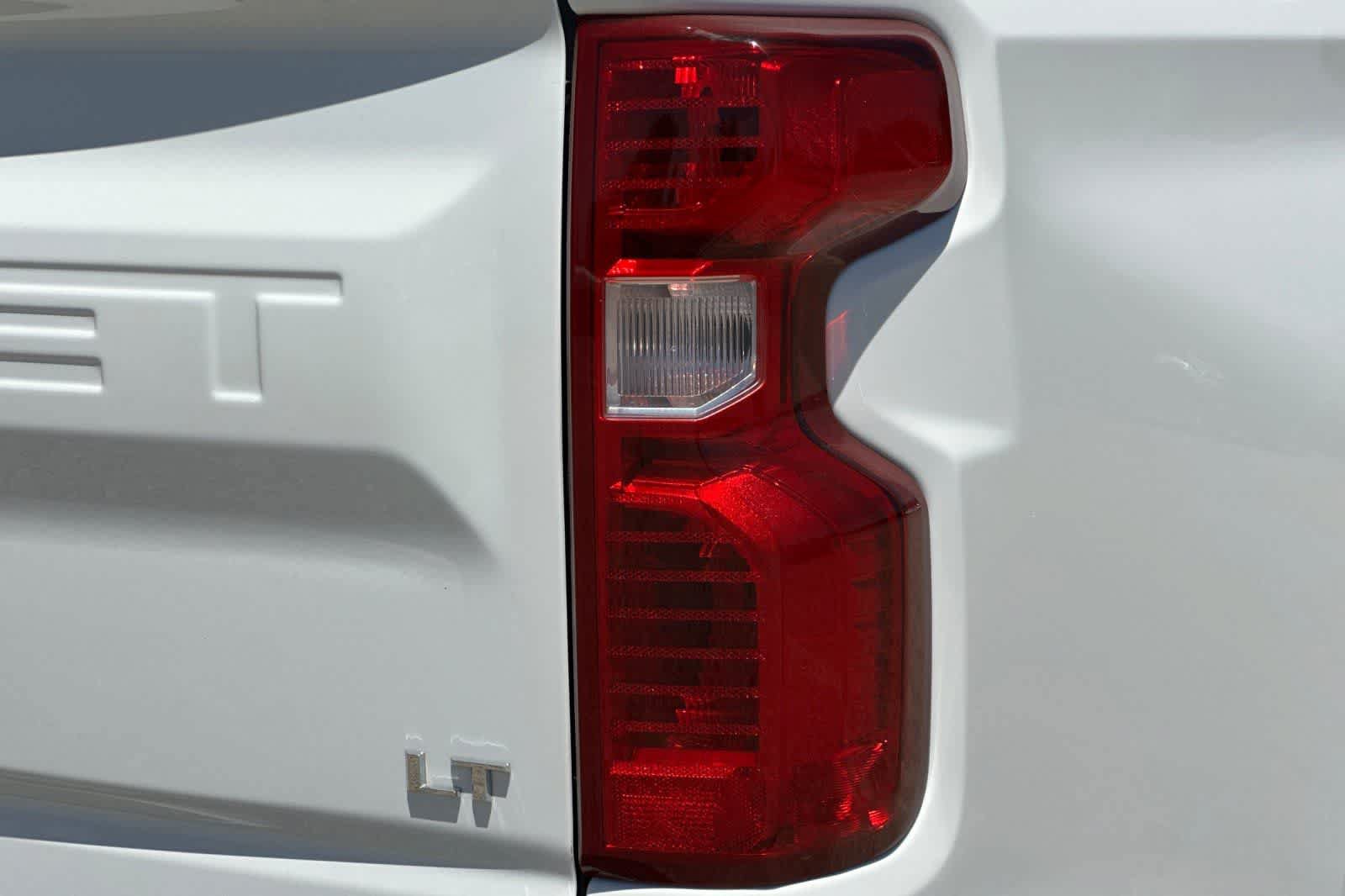 Used 2025 Chevrolet Silverado 1500 LT AWD/4WD image 35