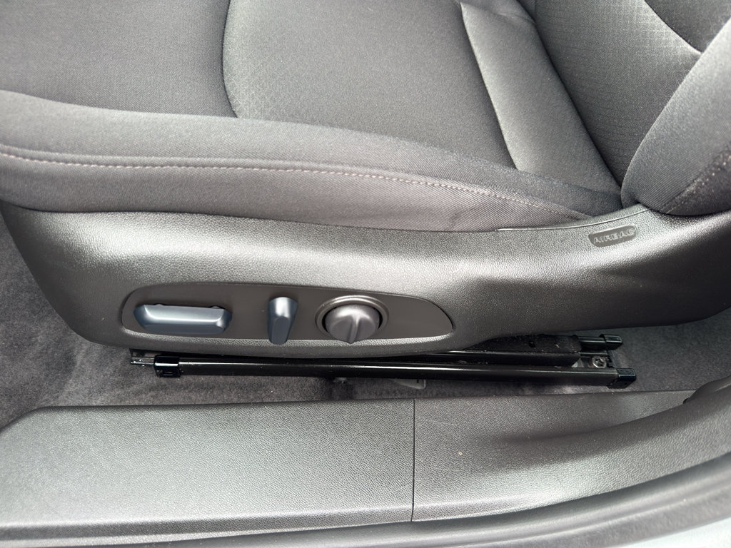 Used 2024 Chevrolet Malibu LT FWD image 15