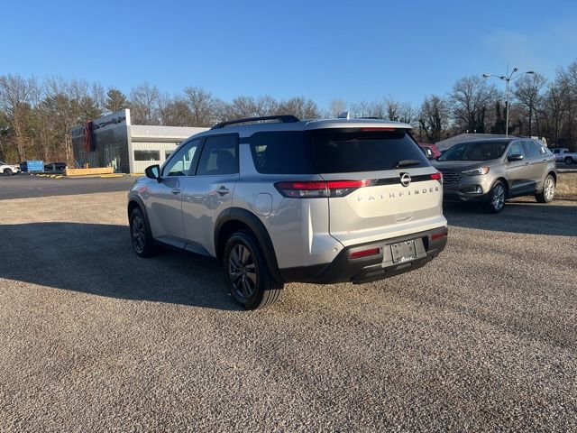 Used 2025 Nissan Pathfinder SV image 7