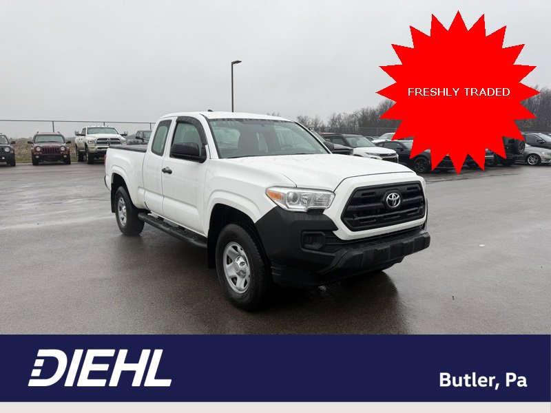 Used 2017 Toyota Tacoma SR image 1