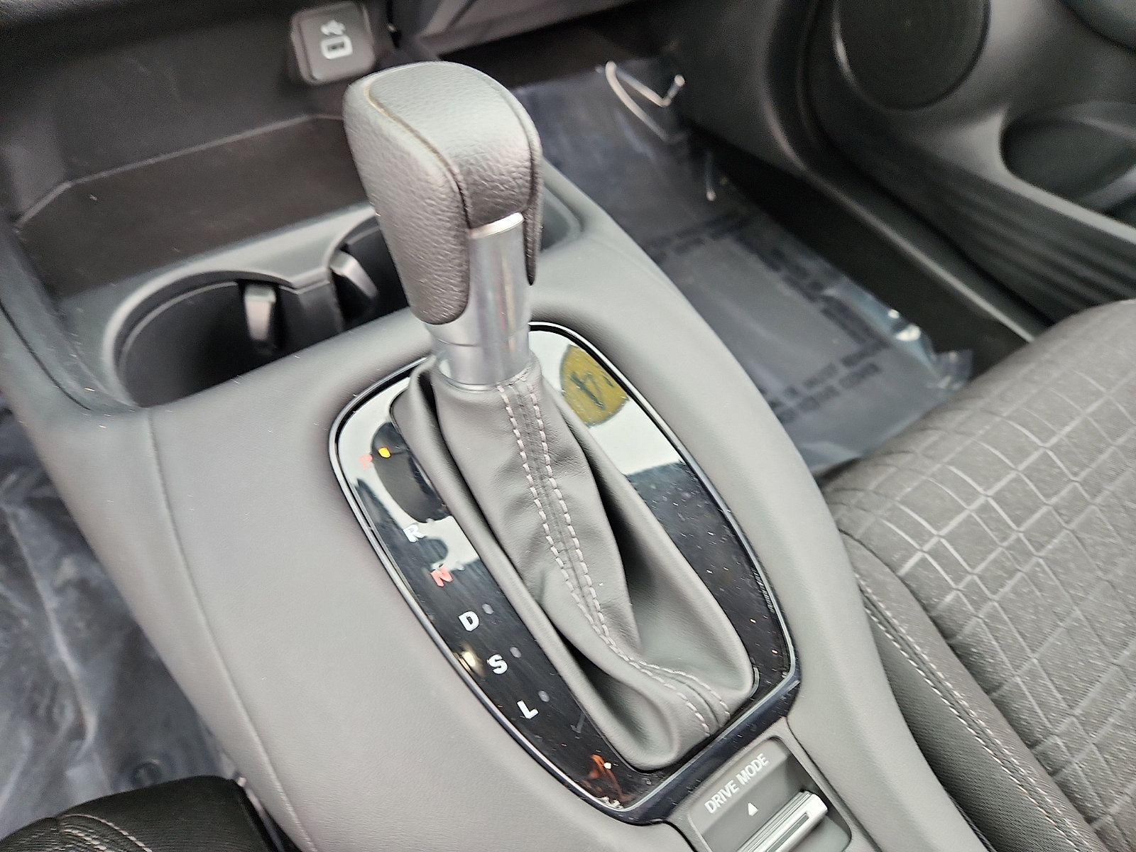 Used 2024 Honda HR-V LX image 15