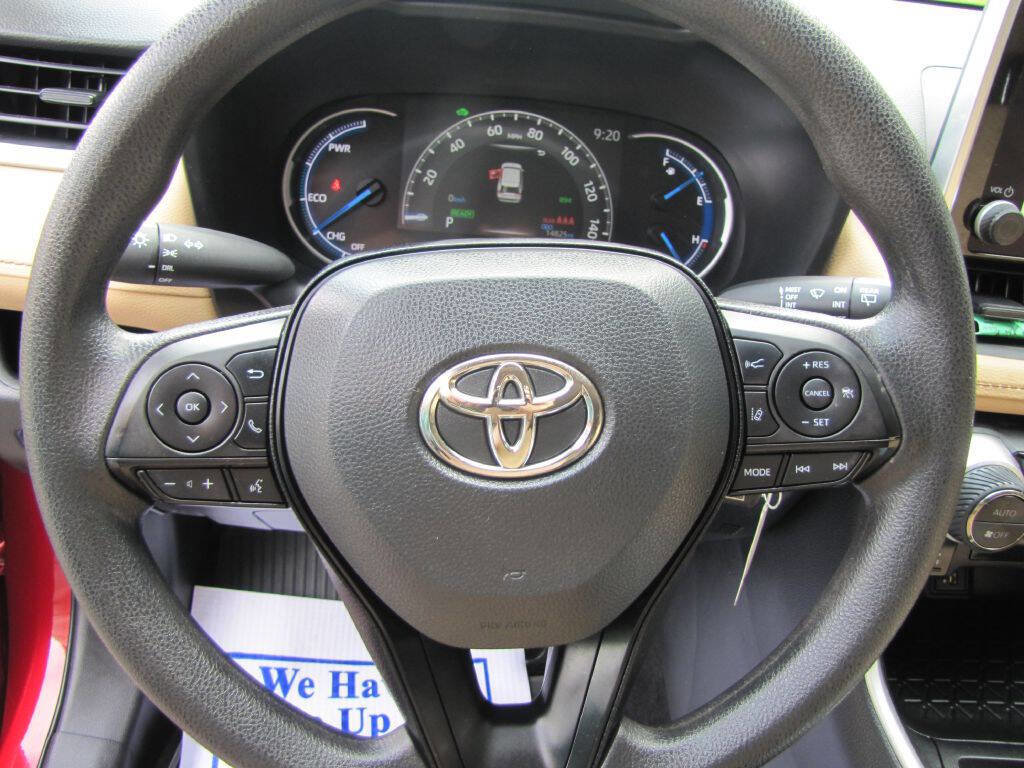 Used 2024 Toyota RAV4 LE image 33