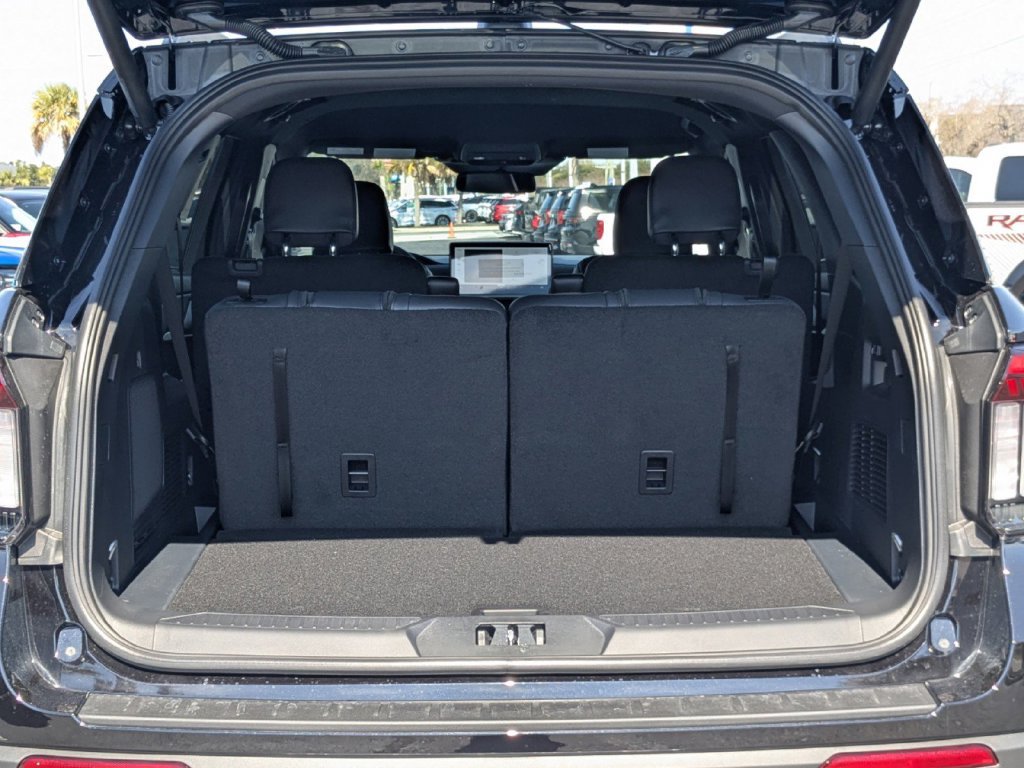 New 2026 Ford Explorer ST-Line w/ ST-Line Street Pack RWD image 13