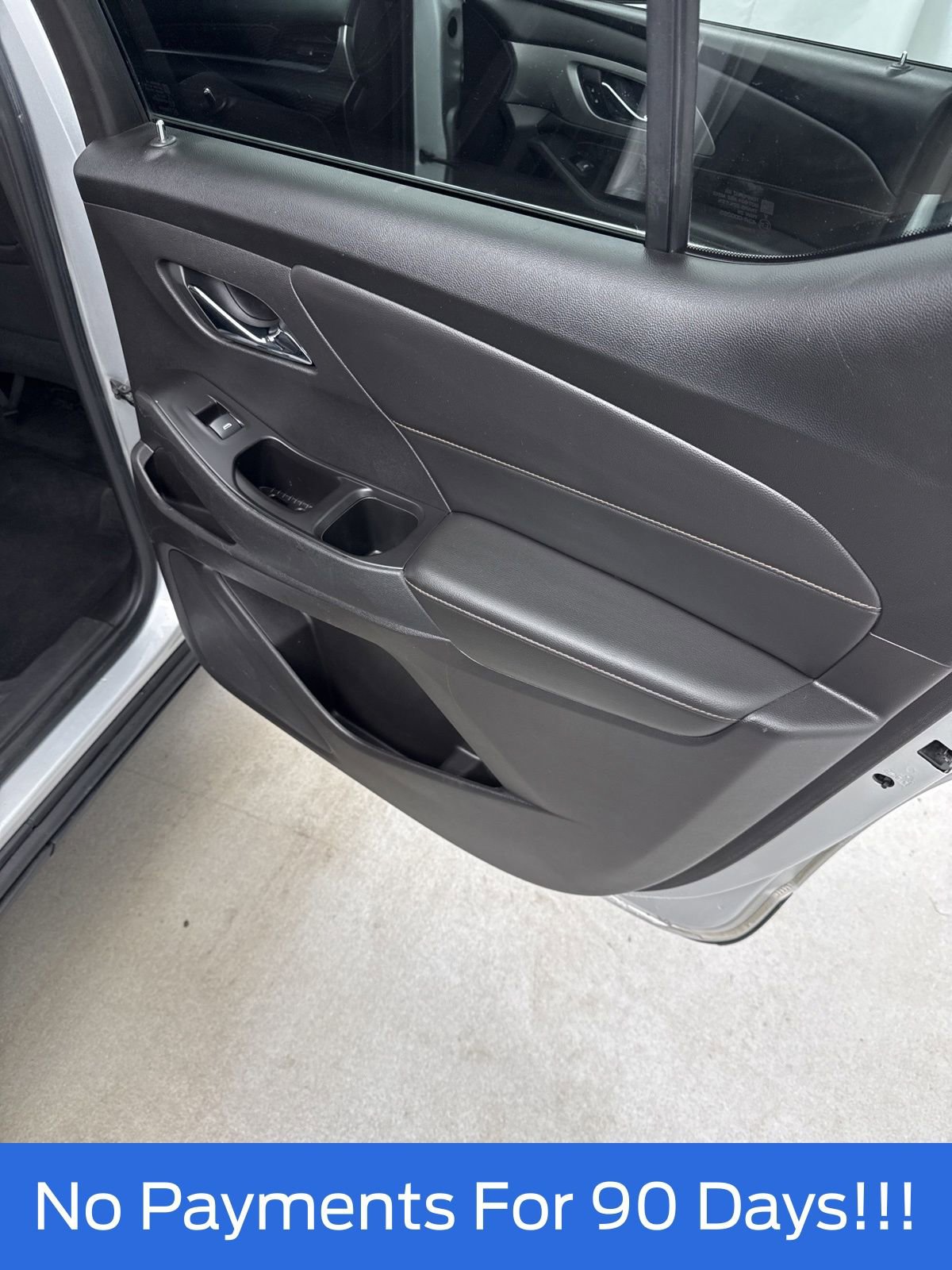 Used 2018 Chevrolet Traverse LT image 34