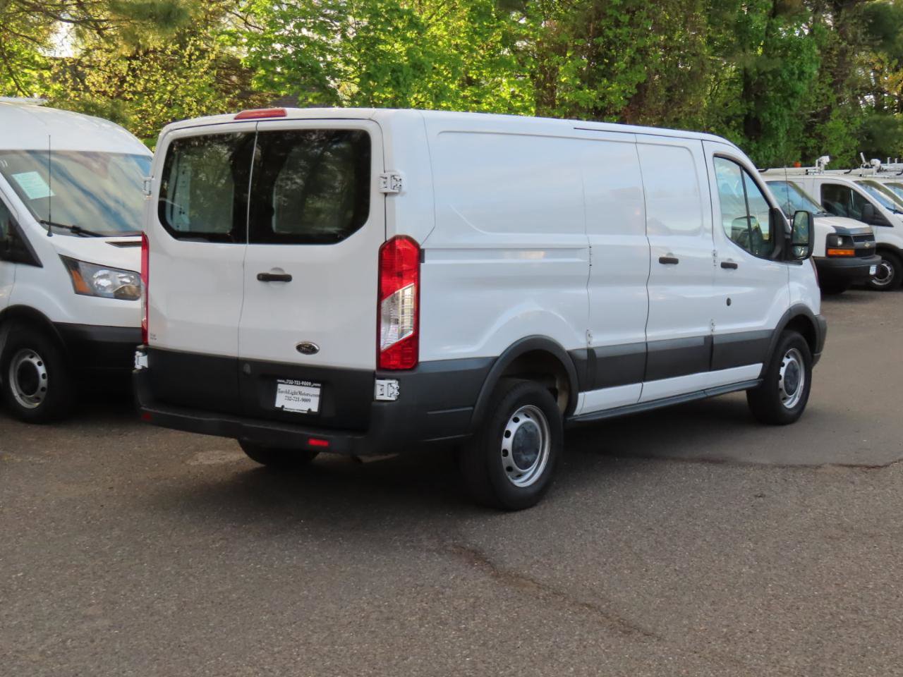 Used 2018 Ford Transit 250 130 Low Roof RWD image 5