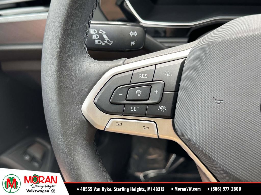 Certified 2023 Volkswagen Jetta SE w/ Panoramic Sunroof Package FWD image 23
