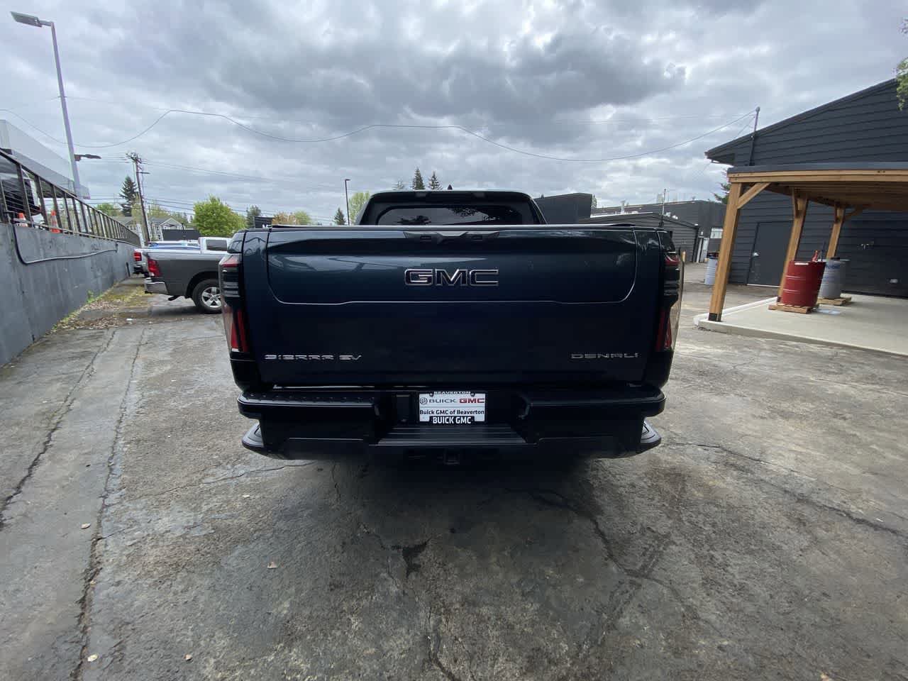 Used 2025 GMC Sierra EV Denali AWD/4WD image 5