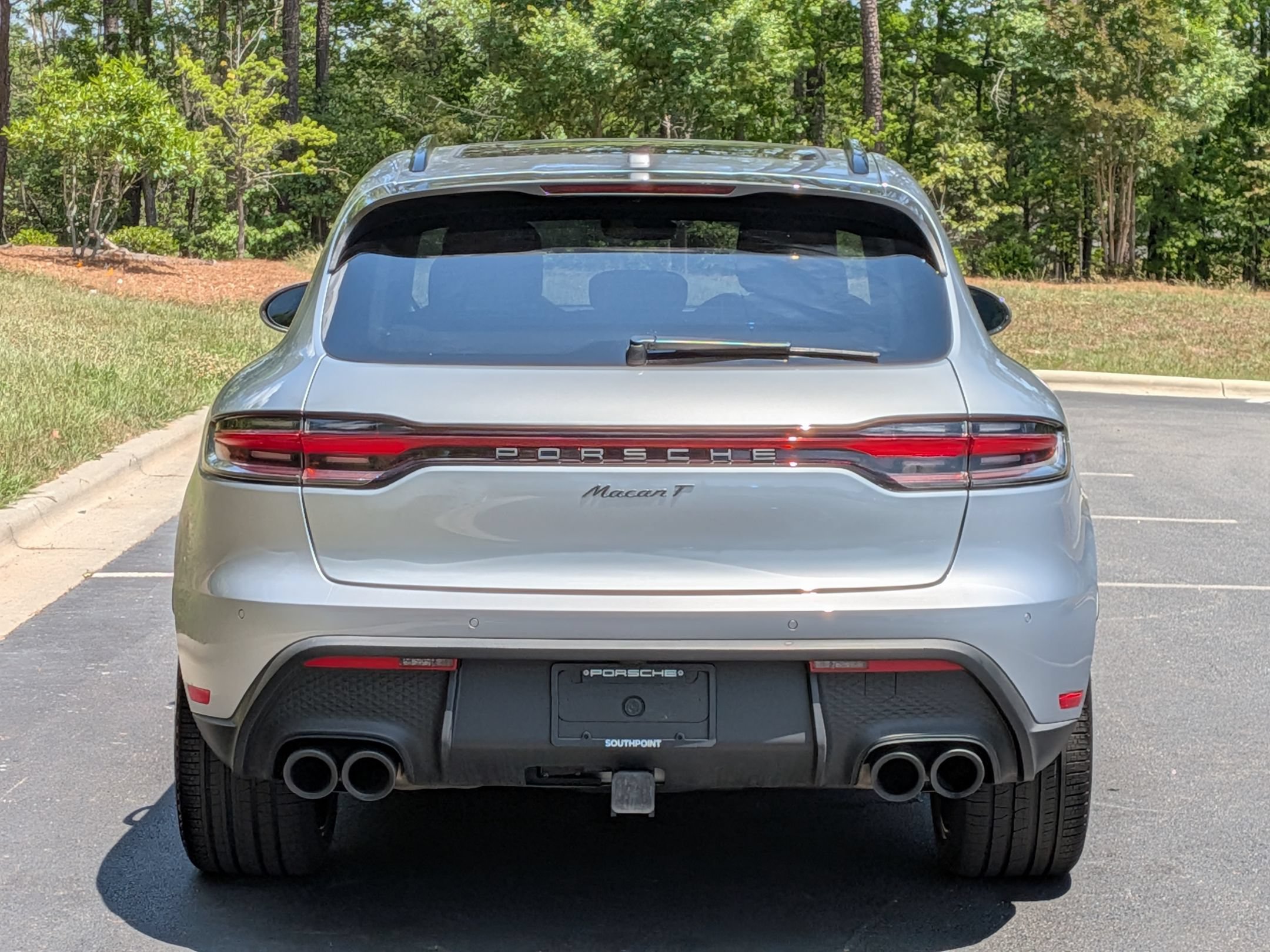 Certified 2025 Porsche Macan Turbo AWD/4WD image 28