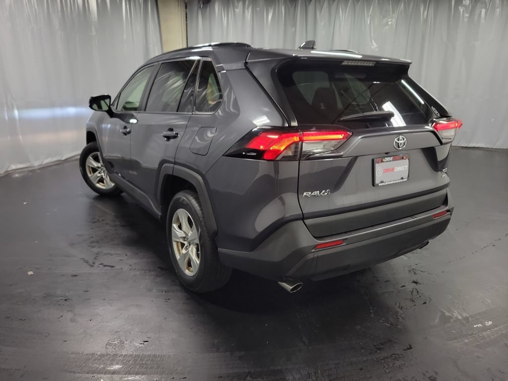 Used 2019 Toyota RAV4 XLE AWD/4WD image 6