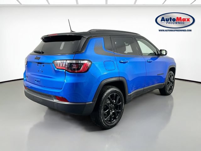 Used 2023 Jeep Compass Latitude w/ Sun and Sound Group AWD/4WD image 2