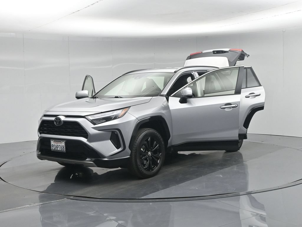 Used 2025 Toyota RAV4 SE AWD/4WD image 33