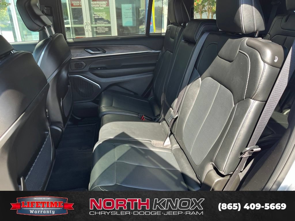 Used 2024 Jeep Grand Cherokee L Overland w/ Advanced Protech Group III AWD/4WD image 17