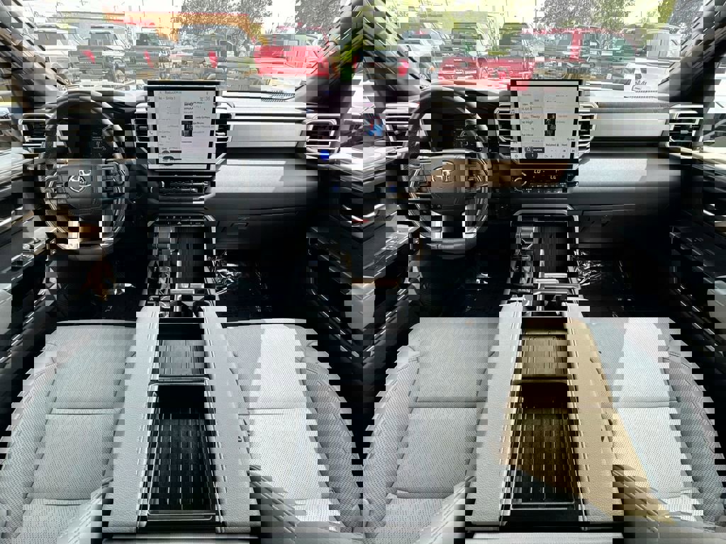 Used 2025 Toyota Tundra Limited image 19