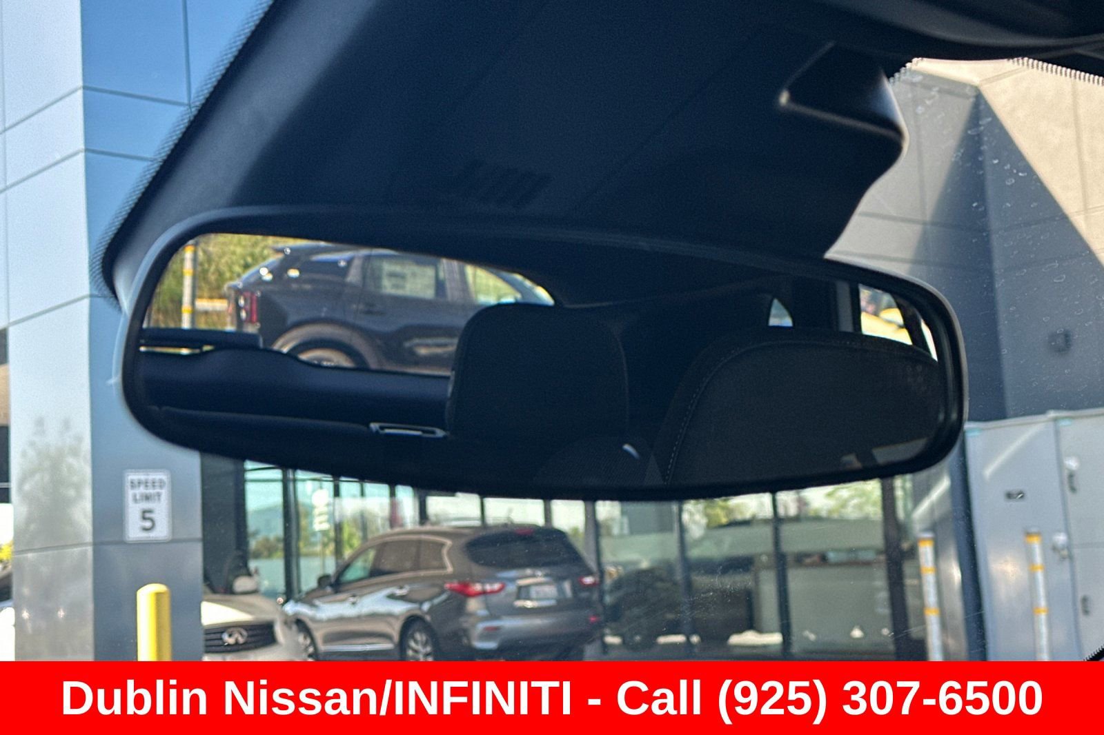 Used 2025 Chevrolet Trax RS FWD image 26