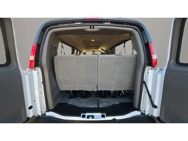 Used 2024 Chevrolet Express 3500 LT w/ LT Preferred Equipment Group RWD image 27